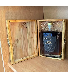 BRANDY in a nut MILORD XII w skrzynce z litego modrzewiu.