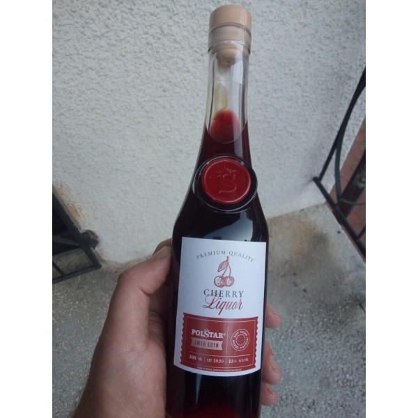 Butelka 350ml z piecżęcią lakową z logo, korek drewniany, etykieta z logo, kartonik tłoczone logo