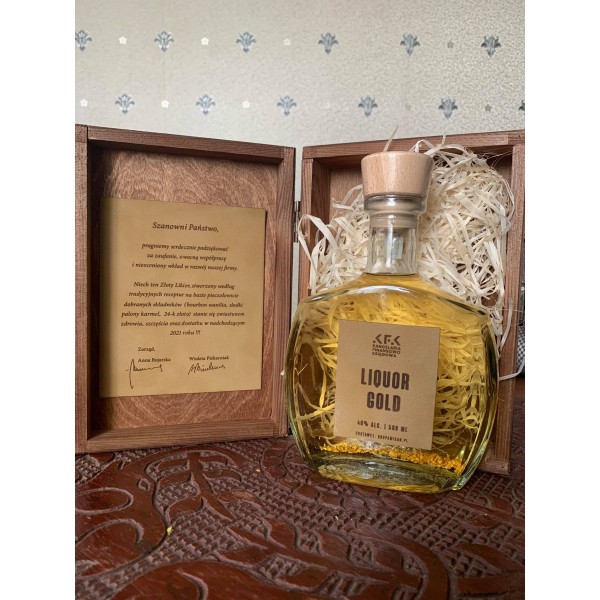 ZESTAW PREZENTOWY-KARAFKA -DREWNIANA SKRZYNKA, PROJEKT ETYKIETY, GRAWEROWANIE