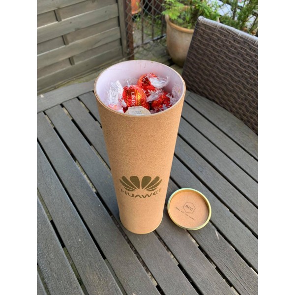 Zestaw świąteczny z alkoholem 500ml, kawa 100g, 5 sztuk LINDOR