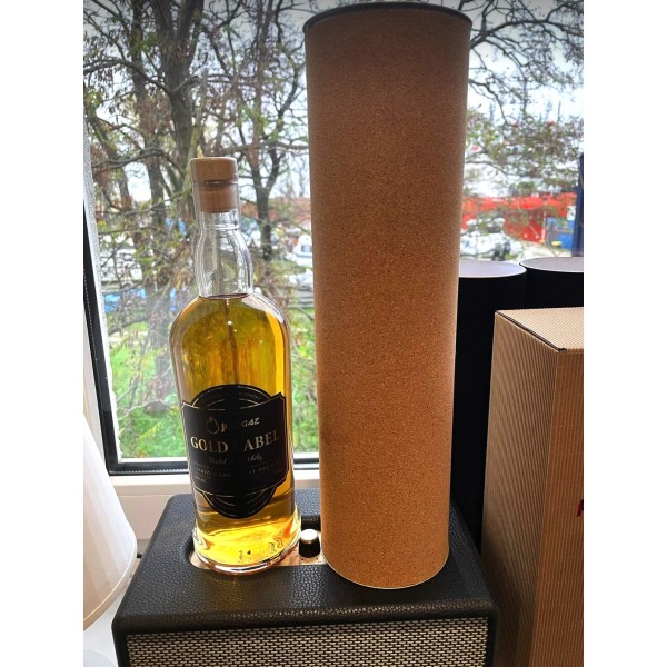 WHISKY SZKOCKA z logo.