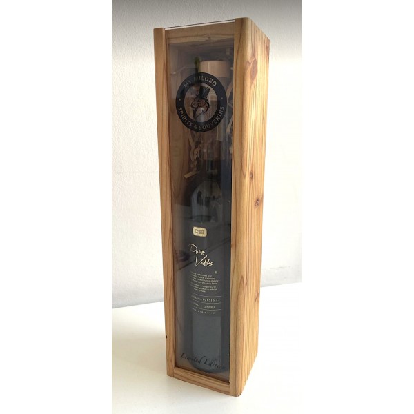 Likier w skrzynce z szybką