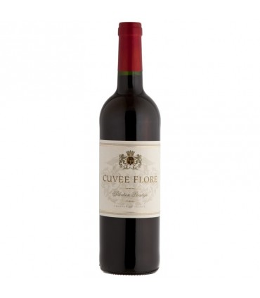 Czerwone wino pówytrawne Cuvee Flore Rouge z etykietą